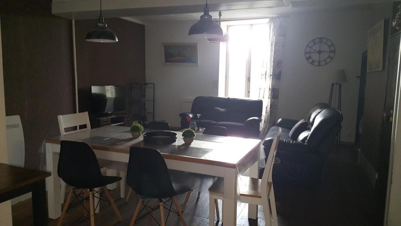 Gite 2 Du Chateau De Feschaux Villeneuve-sous-Pymont 外观 照片