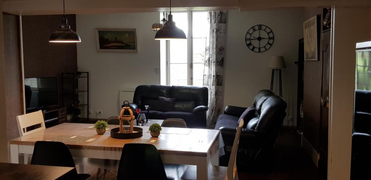 Gite 2 Du Chateau De Feschaux Villeneuve-sous-Pymont 外观 照片